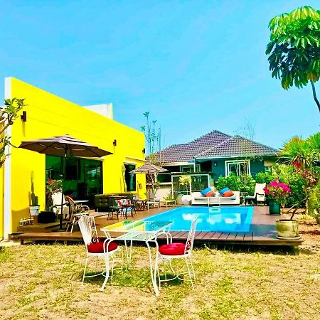 Colorful Pool Villa, Chiang Rai, Thailand Exteriér fotografie
