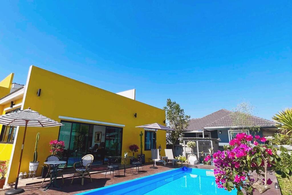 Colorful Pool Villa, Chiang Rai, Thailand Exteriér fotografie