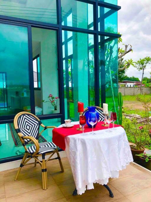 Colorful Pool Villa, Chiang Rai, Thailand Exteriér fotografie